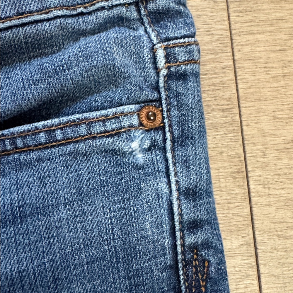 7 For All Mankind classic blue denim straight leg jeans. - Picture 13 of 15
